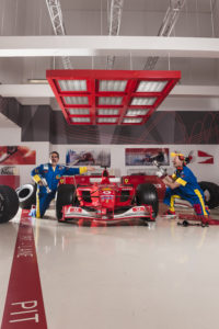 tyrechangeshow-ferrari-world