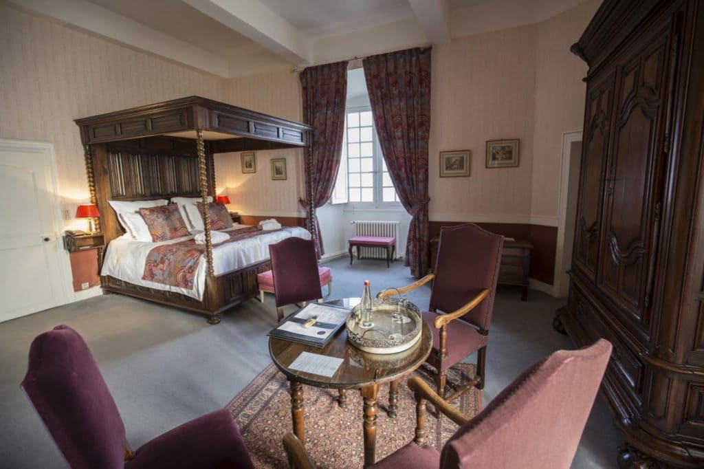 1_Room