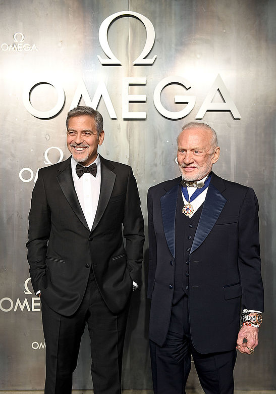 Lost-in-Space-event_George-Clooney-and-Buzz-Aldrin  peaklife