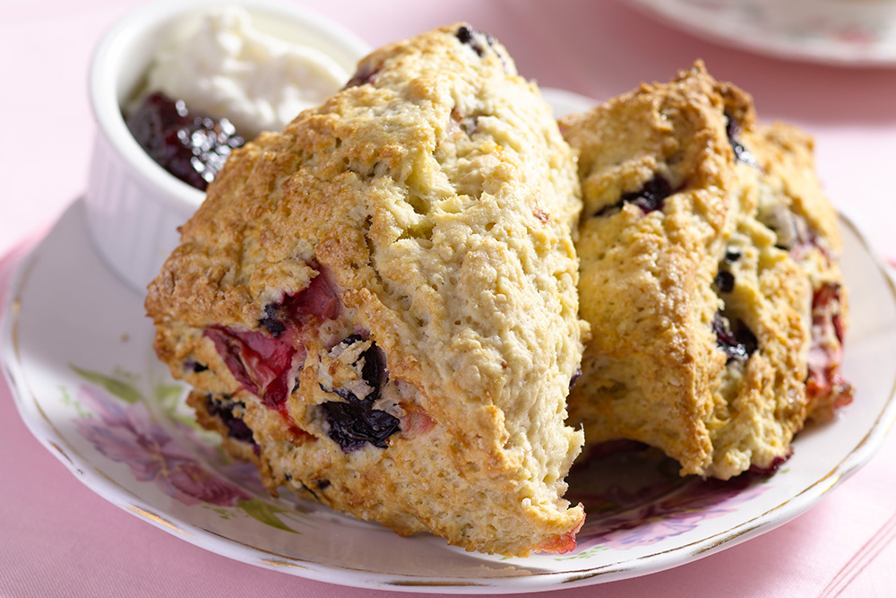 Mixed Berry Scone @PeakLife