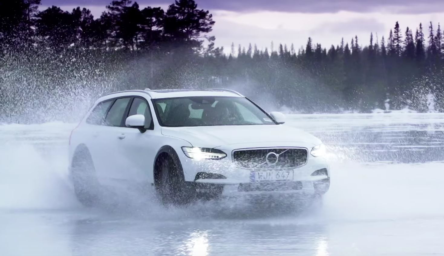 ice-drifting-a-volvo-v90 @PeakLife