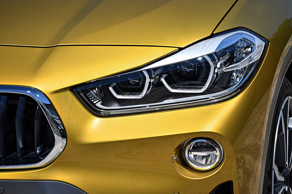BMW X2 lights