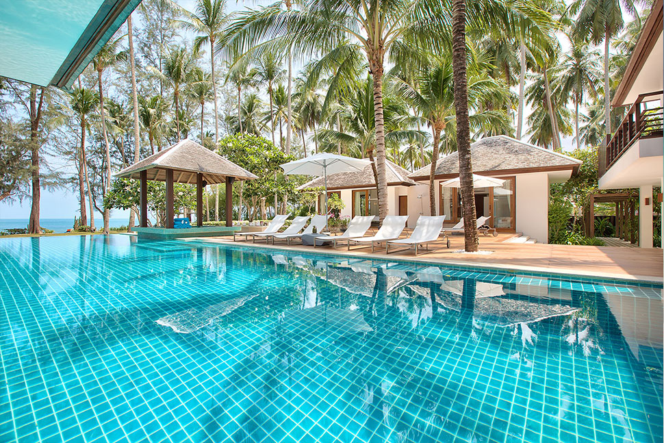 Lipa Noi pool