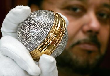 diamond cricket ball