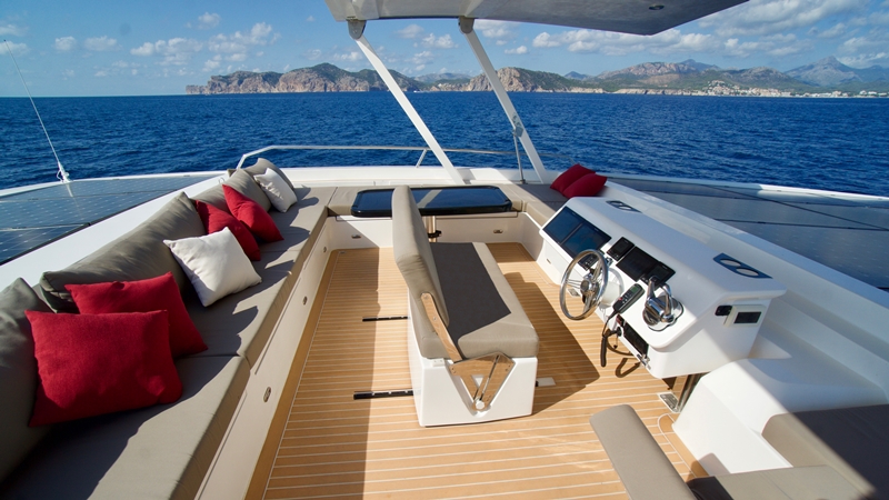 C_SILENT-YACHTS_SILENT55_Flybridge_18
