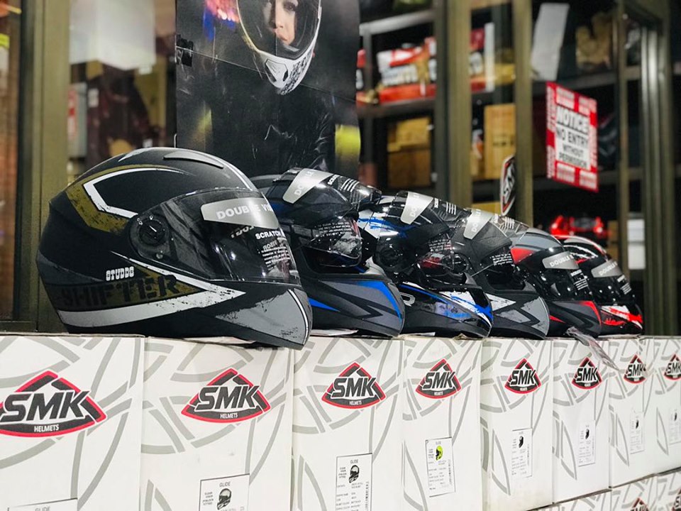 STUDDS SHIFTER Fashionable and Tough Helmets