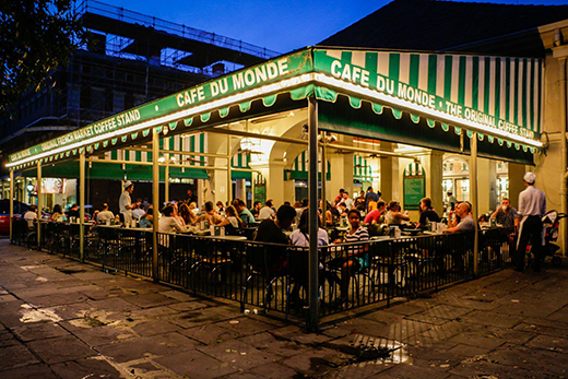 New Orleans' Nightlife A Vibrant Fusion of Jazz, Cocktails, and Culture-Image 2